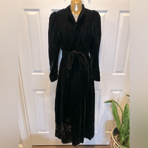 Antique Velvet Coat 1920s-1940s era. - Picture 1 of 14